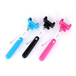 Монопод-держатель c кабелем 3.5 мм Remax Cable Selfie Stick - фото 6203